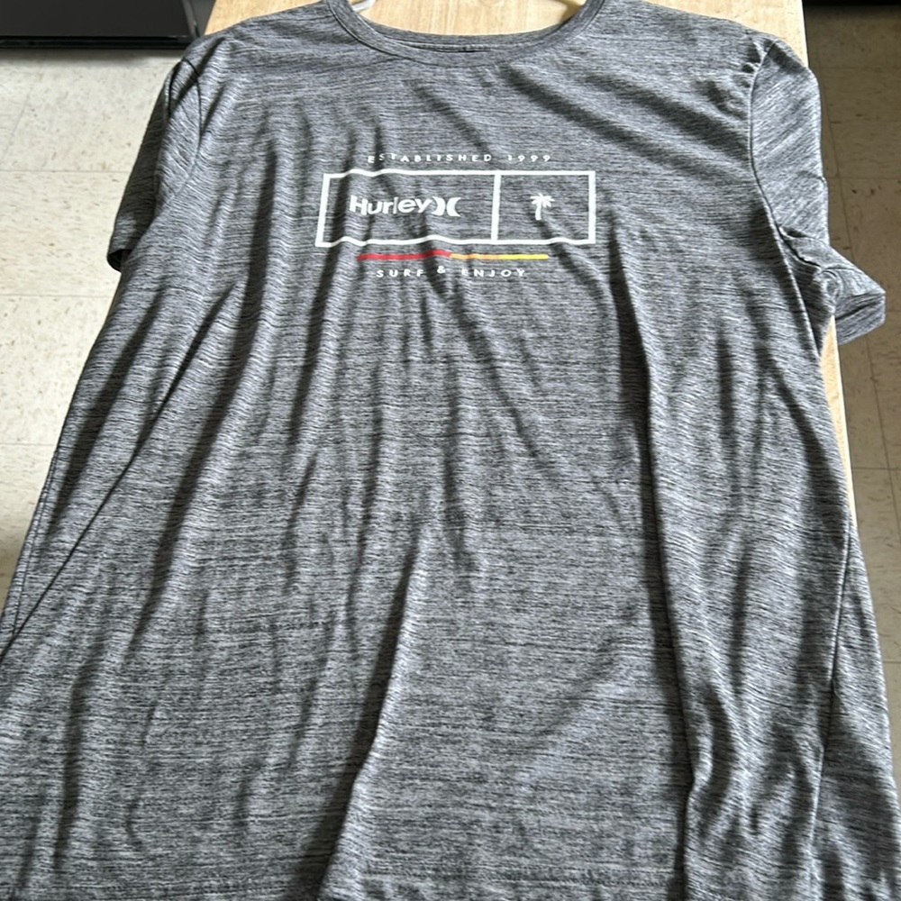 Hurley Tee 🔴